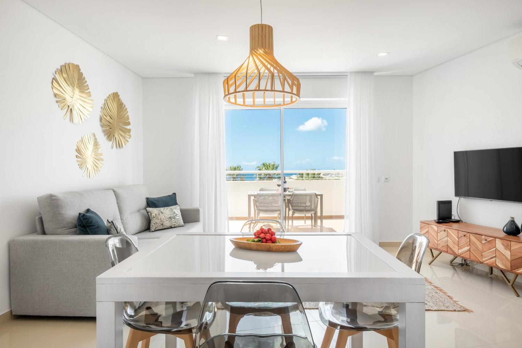 Ocean & 3 With Pool By Homing * Lagos