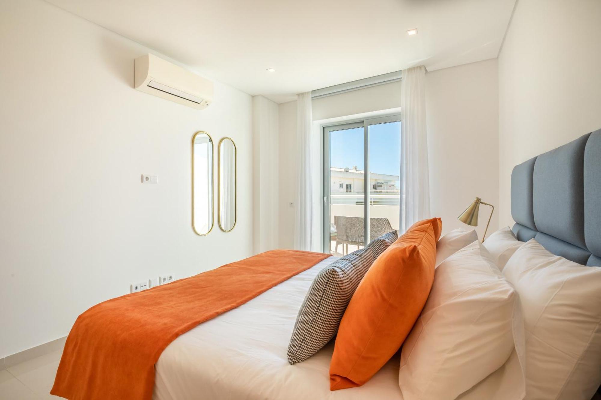 Ocean & 3 With Pool By Homing Apartment *