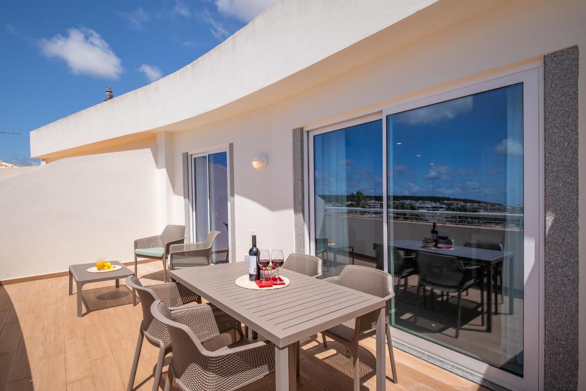 Ocean & 3 With Pool By Homing Lagos