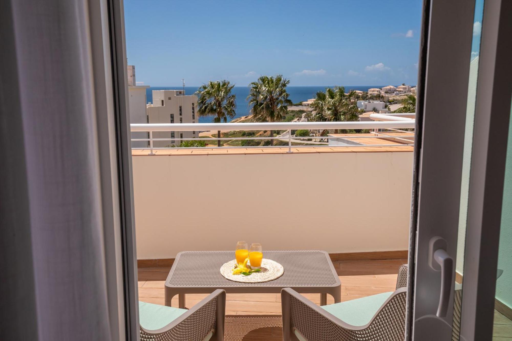 Ocean & 3 With Pool By Homing Apartment